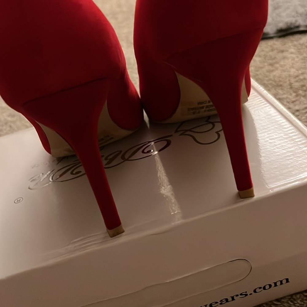 Red Pumps - Picture 2 of 5
